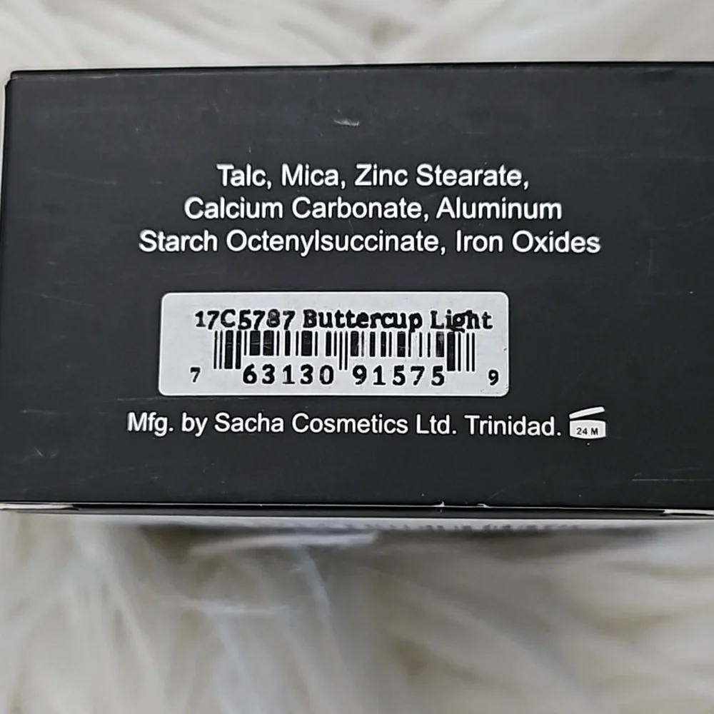 Sacha Buttercup Setting Powder in Light NIP
